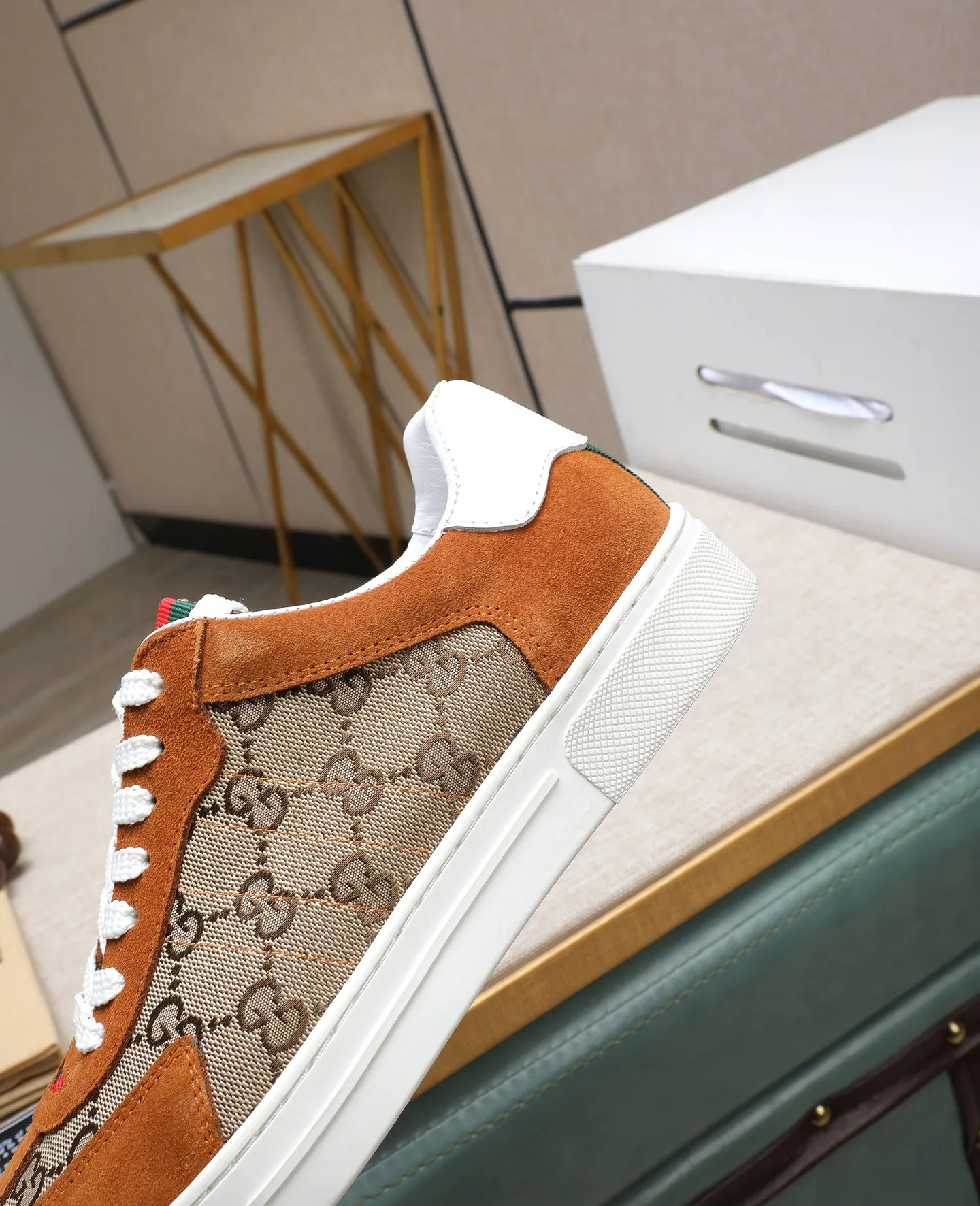 Men's shoes 💰400 GUCCI🔍🔍The latest models are on sale at the same time at the counter. Original calfskin imported from Italy, genuine leather lining, (high-end, extravagant, and classy) with exquisite workmanship. Soles: Original soles specially provided by the original factory. ⚠Exclusive double-layer movable molded soles are super comfortable⚠. Photos of the real thing🎬The real thing is better🔍🔍"High quality·Follow the order" Code number 38-44